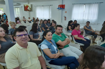 Foto - Palestra Jorge Trevisol - Conhecer  a Si mesmo para Compreeder  os outros