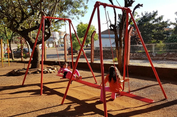 Foto - Pinturas de ruas e Revitalização da Praça de Brinquedos