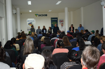 Foto - Programa Bolsa Juventude Rural beneficia 30 famílias de Tenente Portela