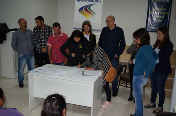 Foto - Programa Bolsa Juventude Rural beneficia 30 famílias de Tenente Portela