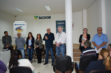 Foto - Programa Bolsa Juventude Rural beneficia 30 famílias de Tenente Portela