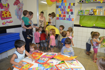 Foto - Reinauguração da Biblioteca da Escola Municipal Descobrindo o Saber - 17/04/2015