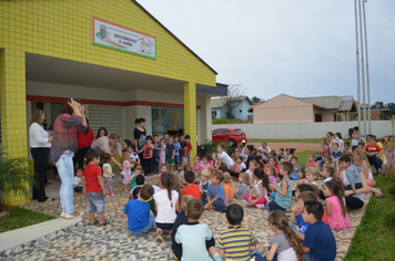 Foto - Reinauguração da Biblioteca da Escola Municipal Descobrindo o Saber - 17/04/2015