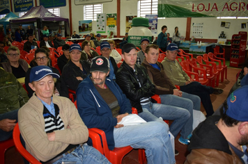 Foto - VII Seminário Cotricampo - Atividade Leiteira