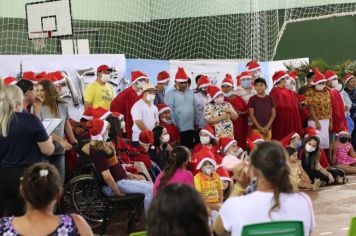 PREFEITO  E SECRETÁRIOS MUNICIPAIS PARTICIPAM DAS FESTIVIDADES DA APAE 