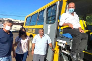 TENENTE PORTELA ADQUIRE NOVO ÔNIBUS PARA O TRANSPORTE ESCOLAR