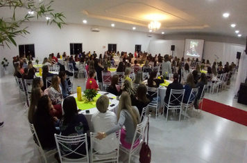   Emei Descobrindo o Saber Presenteia As suas Mamães com evento Marcante