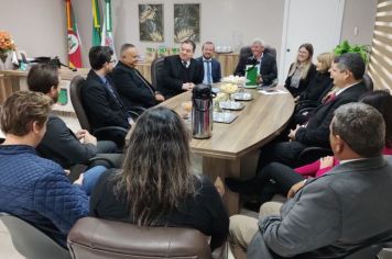 DESEMBARGADORES REALIZAM VISITA INSTITUCIONAL EM TENENTE PORTELA