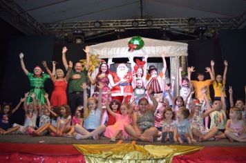 PEÇA TEATRAL “O NATAL DA FAMÍLIA GENTIL” FOI ATRAÇÃO NO “NATAL DA FELIZ CIDADE”