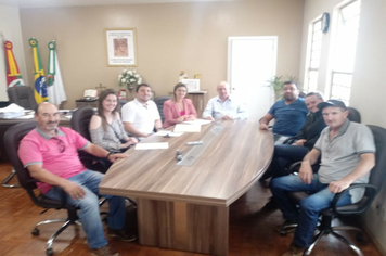 Novos servidores públicos tomam posse