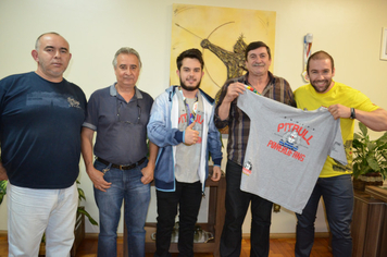Portelense Campeão Mundial de Powerlifting agradece prefeito por apoio