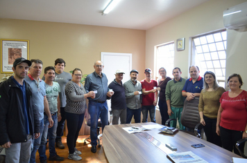 Prefeito Carboni recebe visita de piscicultores