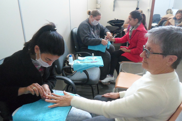 Cras Realiza Curso de Manicure e Pedicure
