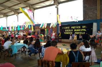 Escola Municipal Ten. Portela Promoveu 1º Café Poético
