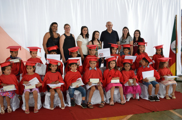 Formatura Escola Municipal Tenente Portela - Alunos Pré B