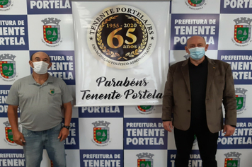 Prefeitura lança selo comemorativo aos 65 anos de Tenente Portela
