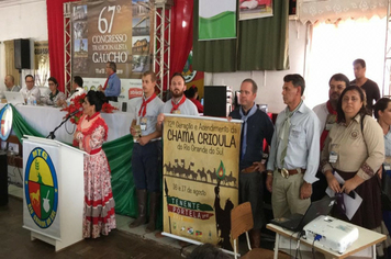 Tenente Portela divulga Acendimento da Chama Crioula em congresso do MTG