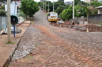 Secretaria de Serviços Urbanos realiza reparos em calçamento