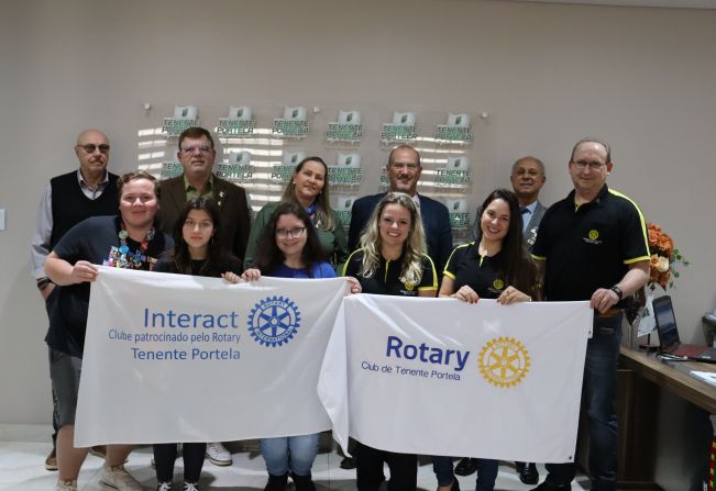 ROSEMAR SALA RECEBE A VISITA DO GOVERNADOR DO ROTARY CLUB