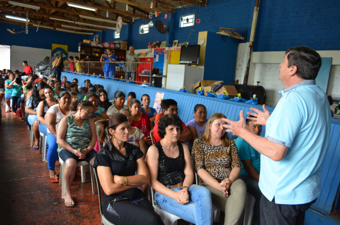 Programa AABB Comunidade entrega kits para os alunos