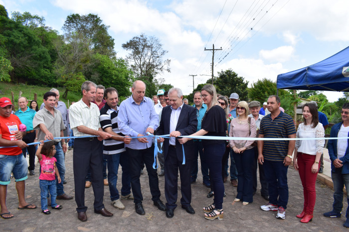 Inaugurado Calçamento no Distrito de Daltro Filho