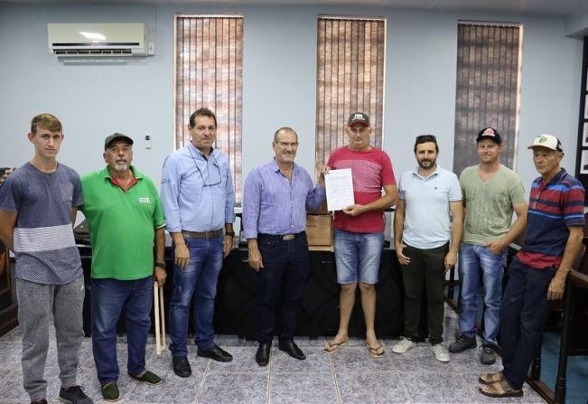 APICULTORES DE TENENTE PORTELA RECEBEM CAIXAS DE ABELHAS