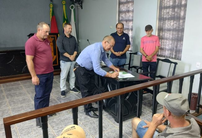 MUNICÍPIO FIRMA NOVA PARCERIA COM O CÍRCULO DE MÁQUINAS