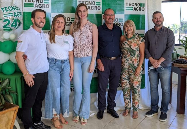 PREFEITO PRESTIGIA EVENTO DE ANIVERSÁRIO DA TECNO AGRO