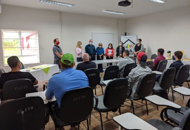 DEZ PORTELENSES PARTICIPAM DO CURSO BÁSICO DE ELETRICISTA