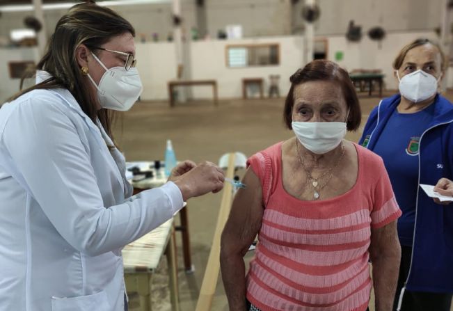 TENENTE PORTELA: IDOSOS COMEÇAM A SER VACINADOS CONTRA A GRIPE