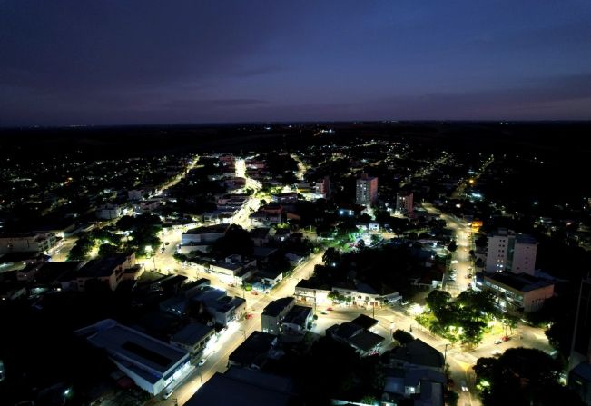 PORTELA ILUMINADA: NOVO SISTEMA REDUZ CUSTOS E QUALIFICA A ILUMINAÇÃO PÚBLICA