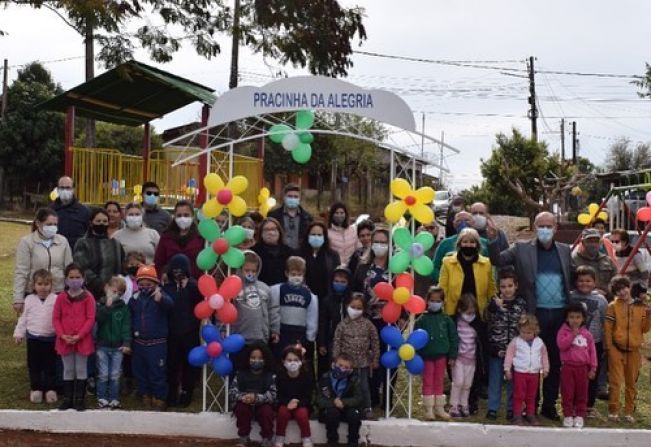 PORTELA 66 ANOS: PRACINHA DA ALEGRIA É ENTREGUE AO BAIRRO RUBINO MARRONI