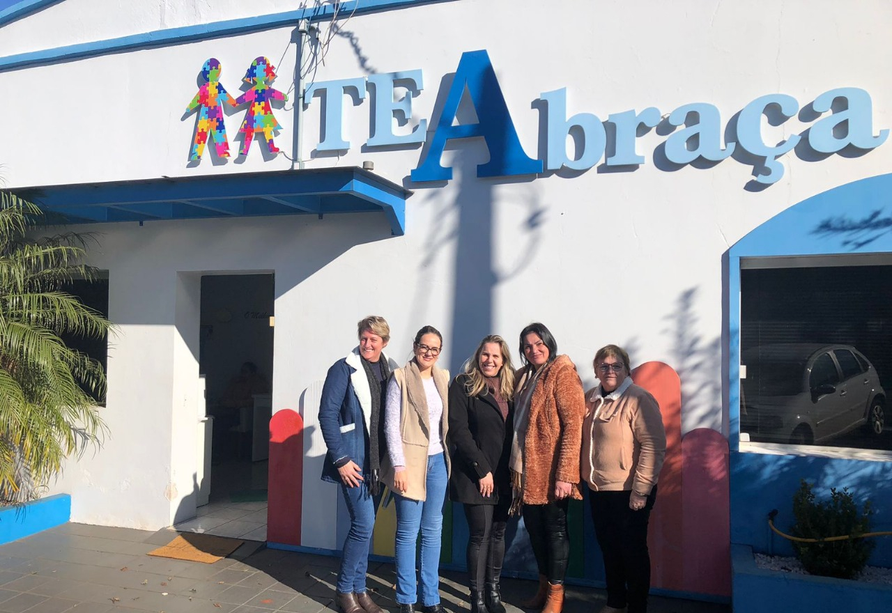 COMITIVA DE TENENTE PORTELA VISITA CENTRO MULTIPROFISSIONAL EM SANTO AUGUSTO PARA AVALIAR PROJETO INOVADOR