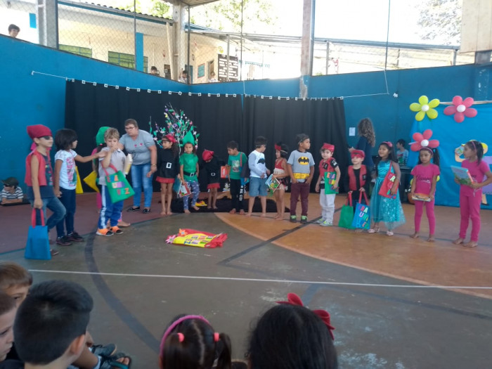 Escola Municipal Arcelino realiza o II Chá Literário