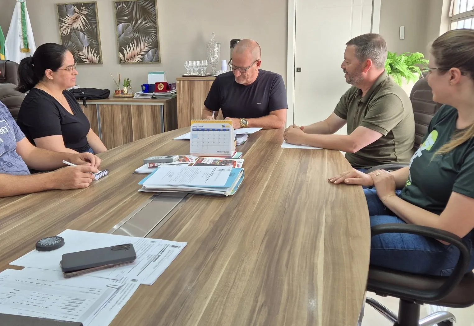 PREFEITO SALA SANCIONA LEI QUE VIABILIZA RETOMADA DE VANTAGENS PARA SERVIDORES MUNICIPAIS DE TENENTE PORTELA