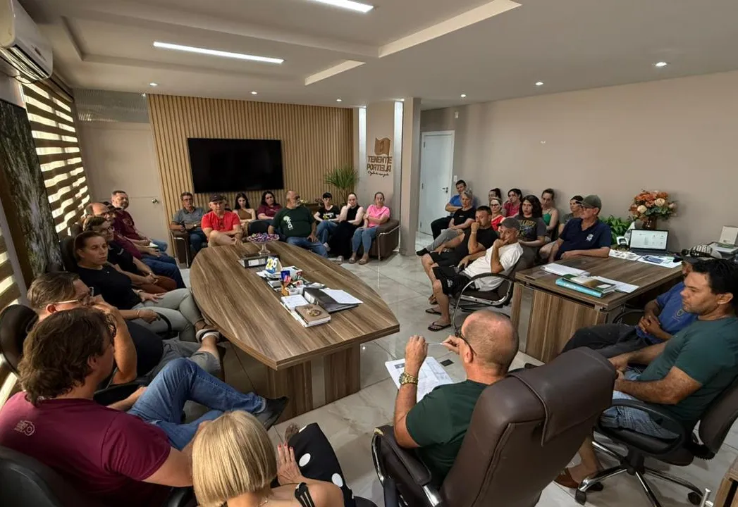 PREFEITO ROSEMAR SALA PROPÕE REAJUSTE SALARIAL DE 5% EM MEIO A IMPASSE ORÇAMENTÁRIO COM A CÂMARA