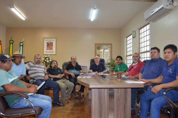 Prefeito mantém encontro com lideranças indígenas da Terra Guarita