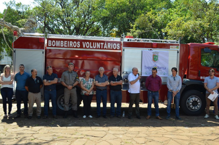 Tenente Portela recebeu Caminhão de Bombeiros e Ambulância SAMU O KM