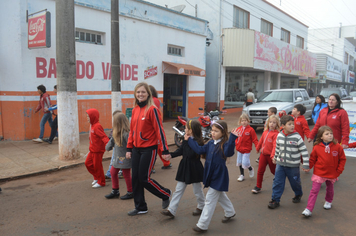 Foto - Abertura da Semana do Meio Ambiente com caminhada pelas ruas da cidade