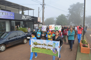 Foto - Abertura da Semana do Meio Ambiente com caminhada pelas ruas da cidade
