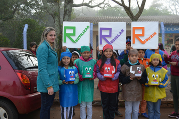 Foto - Abertura da Semana do Meio Ambiente com caminhada pelas ruas da cidade