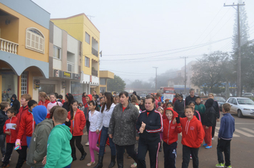 Foto - Abertura da Semana do Meio Ambiente com caminhada pelas ruas da cidade