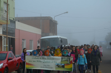 Foto - Abertura da Semana do Meio Ambiente com caminhada pelas ruas da cidade