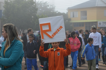 Foto - Abertura da Semana do Meio Ambiente com caminhada pelas ruas da cidade