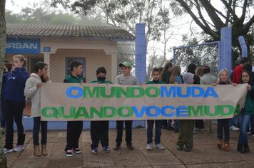 Foto - Abertura da Semana do Meio Ambiente com caminhada pelas ruas da cidade