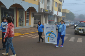 Foto - Abertura da Semana do Meio Ambiente com caminhada pelas ruas da cidade