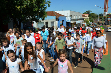 Foto - Caminhada do Dia Mundial da Água - Alunos da Escola Ayrton Senna