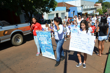Foto - Caminhada do Dia Mundial da Água - Alunos da Escola Ayrton Senna