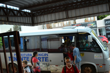 Foto - Início do Ano Letivo 2015 - Escola Municipal Ayrton Senna