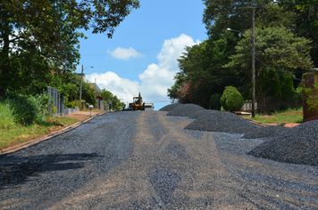 Foto - Obras de asfaltamento - Rua Tapuias e Rua Gaurama